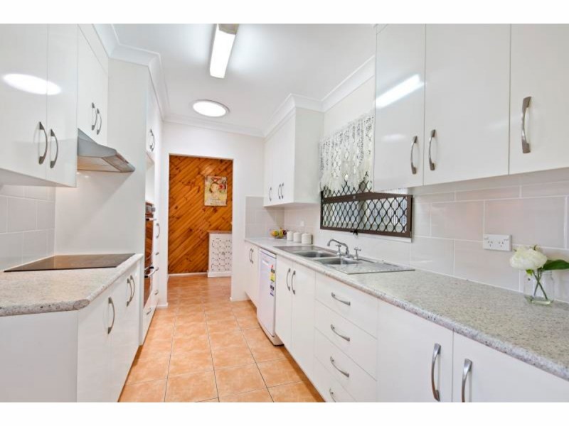 11 Bauhinia Terrace, The Range QLD 4700